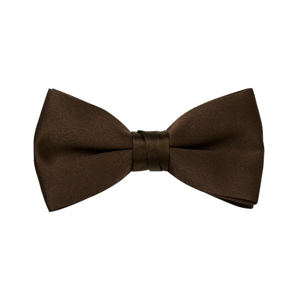 A classic pre-tied chocolate brown satin bow tie that delivers a perfect knot every time.