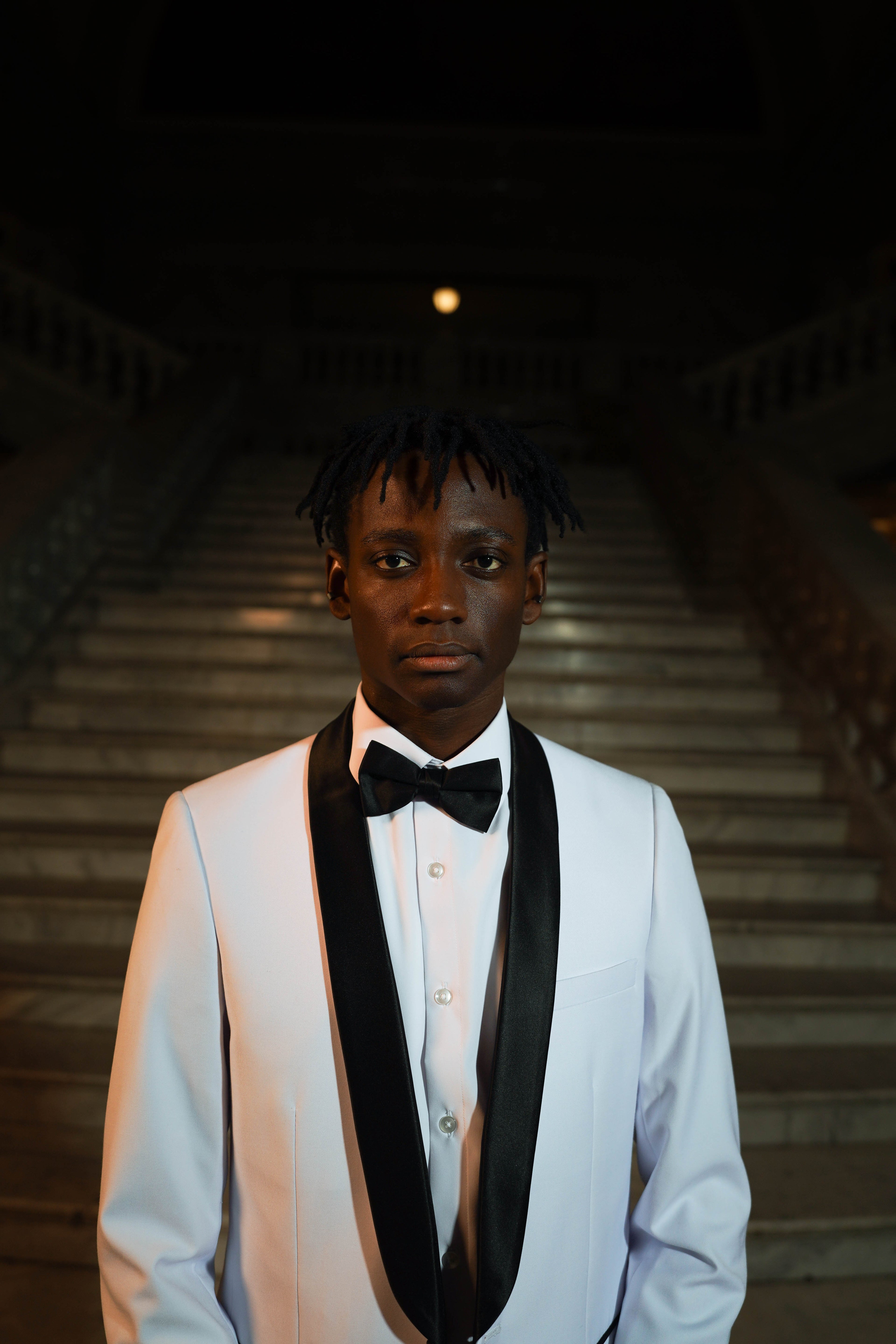 Men's White Slim Fit Tuxedo Jacket & Black Pants